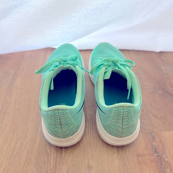 Nike women’s Flex Fury 2 shoes. Size 8. Bright turquoise color - Picture 5 of 6